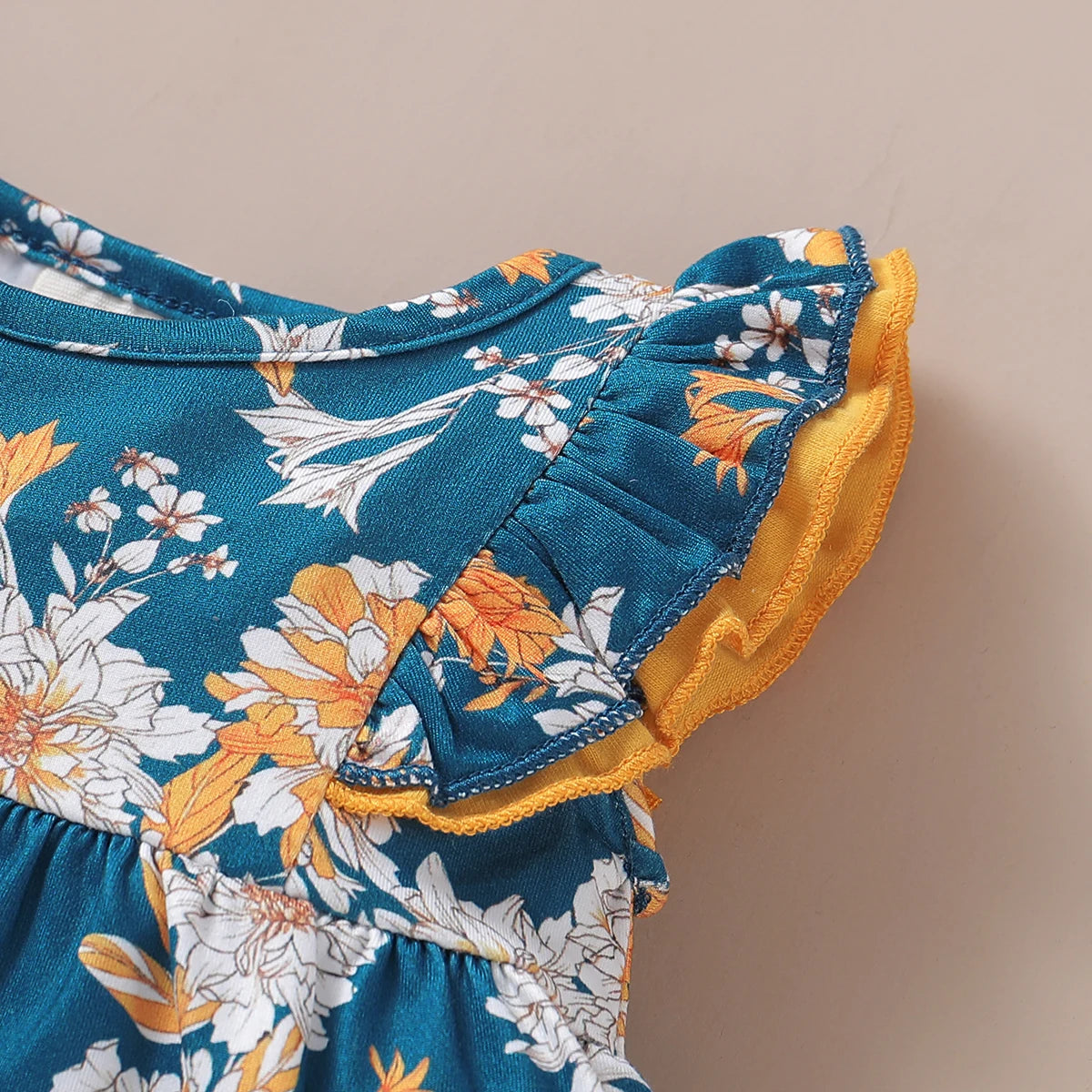 Floral Sleeveless T-shirt & Solid Leggings Set