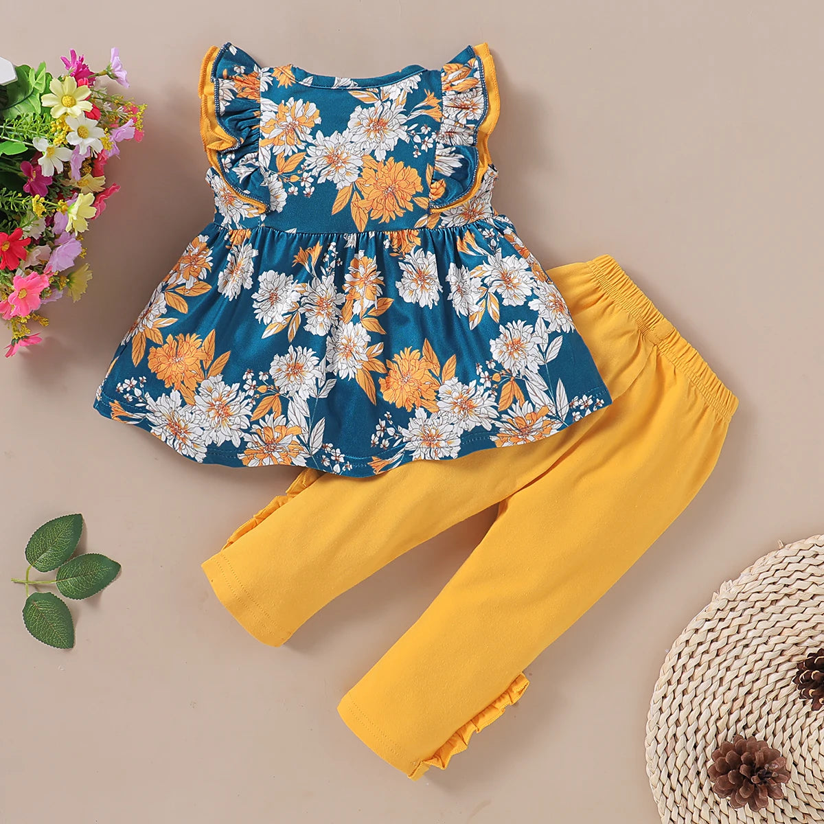 Floral Sleeveless T-shirt & Solid Leggings Set